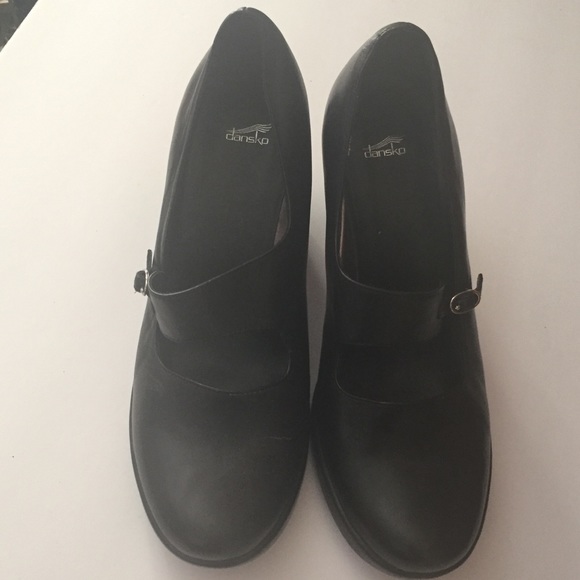 Dansko Shoes - Picture 2 of 5
